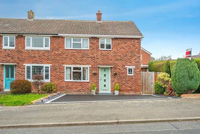 3 Bedroom Semi-Detached House For Sale In Chestnut Avenue, Tamworth, Staffordshire, B79