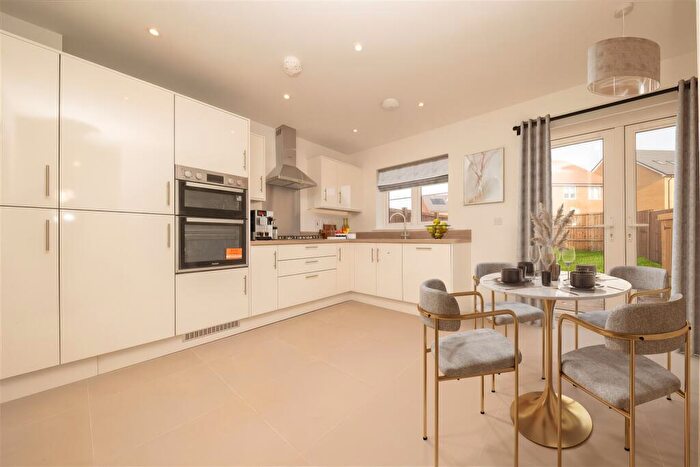 3 Bedroom Semi Detached House For Sale In Meadow Gardens, Clacton-On-Sea, CO1