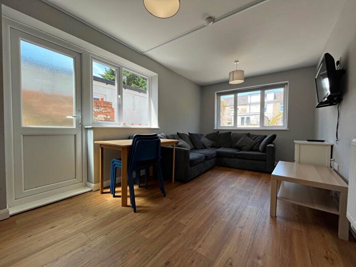 8 Bedroom Terraced House To Rent In Harriet Street, Cathays, CF24