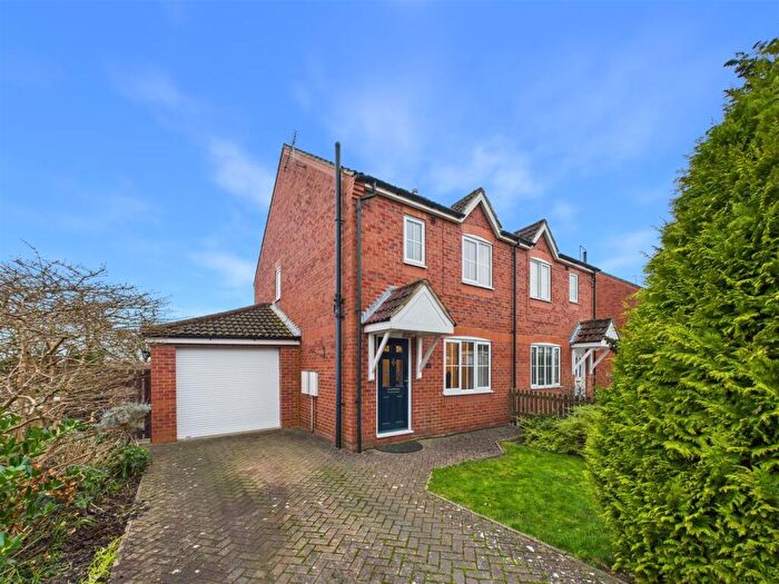 2 Bedroom Semi Detached House For Sale In Nettle Hill, Newport, HU15