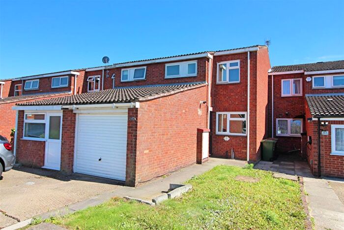 3 Bedroom Terraced House To Rent In Bairstow Close, Borehamwood, WD6