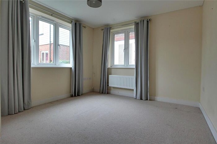 2 Bedroom Flat For Sale In Alder Court, Fleet, Hampshire, GU51