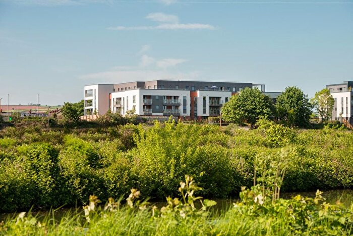 2 Bedroom Flat To Rent In Keeper Close, Taunton, TA1