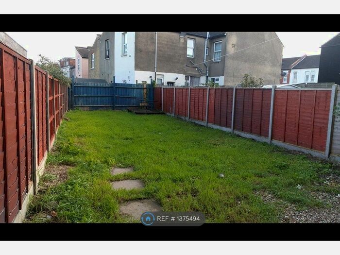 2 Bedroom Flat To Rent In Sutton Road, Southend-On-Sea, SS2