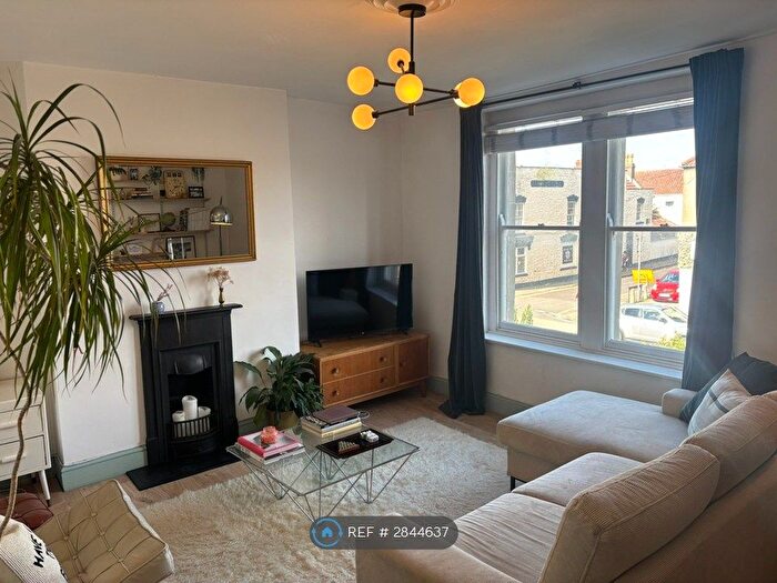 3 Bedroom Maisonette To Rent In Albert Terrace, Bristol, BS16