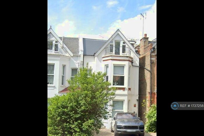 2 Bedroom Flat To Rent In Hendon Lane, London, N3