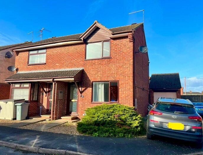 2 Bedroom Semi-Detached House To Rent In Norman Mews, Bourne, PE10