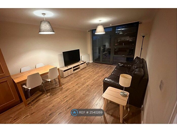 2 Bedroom Flat To Rent In Maltings Close, London, E3