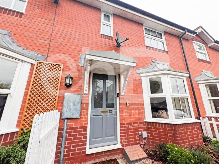 2 Bedroom House To Rent In Young Close, Chase Meadow, Warwick, CV34
