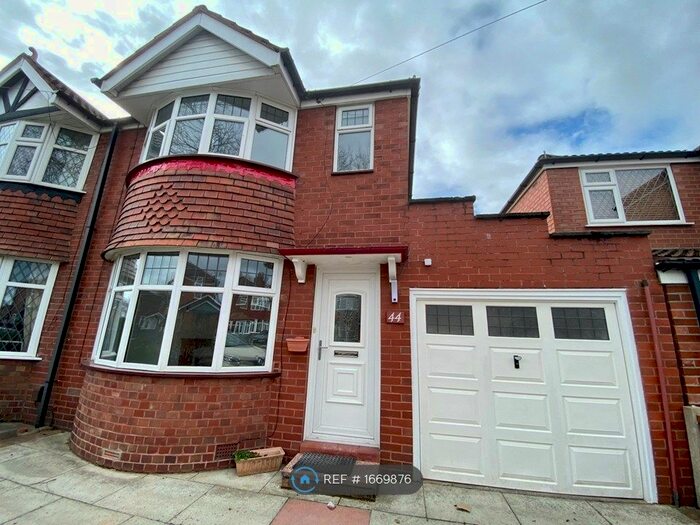 3 Bedroom Semi-Detached House To Rent In Crofton Avenue, Timperley, Altrincham, WA15