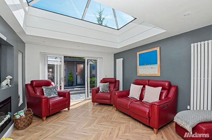 3 Bedroom Semi-detached House For Sale In Kensington Close, Widnes, WA8
