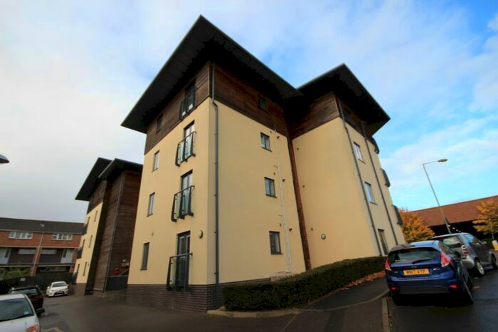 2 Bedroom Flat To Rent In Queensway Place, Yeovil BA20