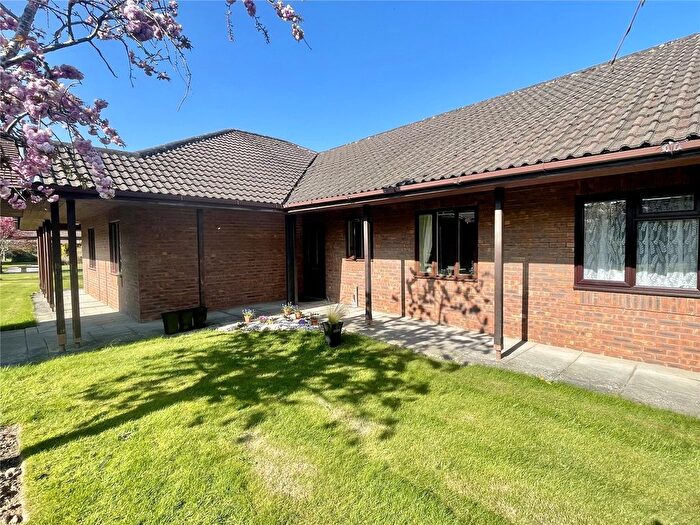 2 Bedroom Bungalow For Sale In Meadowbrook Court, Twmpath Lane, Gobowen, Oswestry, SY10