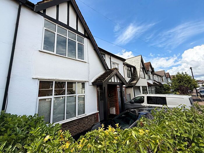 2 Bedroom Flat To Rent In Westfield Road, Surbiton, KT6