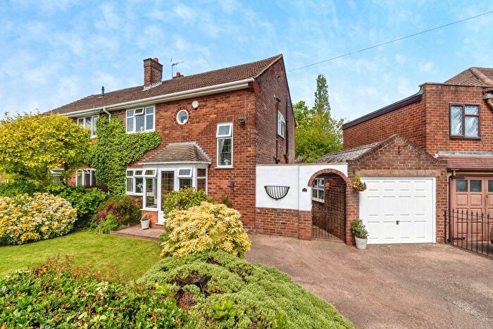 3 Bedroom Semi-Detached House For Sale In Long Mill Avenue, Wolverhampton, West Midlands, WV11