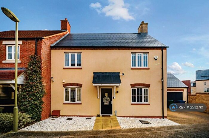 3 Bedroom Semi-Detached House To Rent In Huntingdon Road, Bicester, OX26