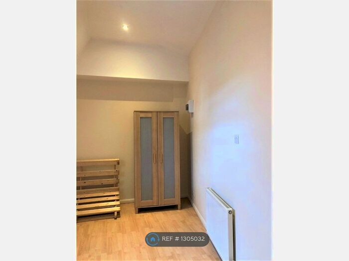 Studio To Rent In Deer Park Road, South Wimbledon SW19