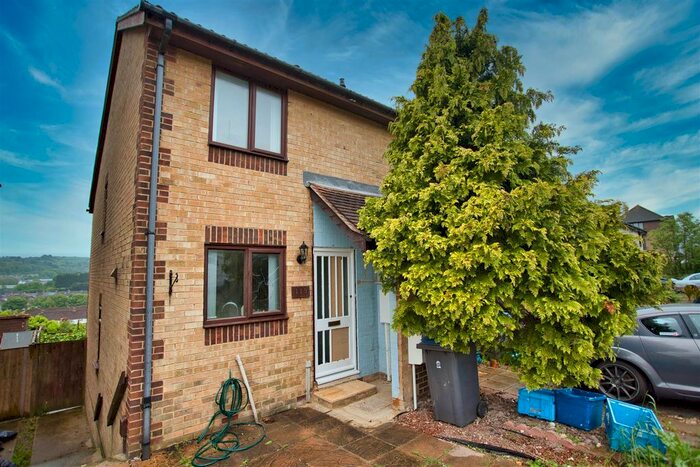 2 Bedroom End Of Terrace House To Rent In Mayfield Avenue, Dover, CT16