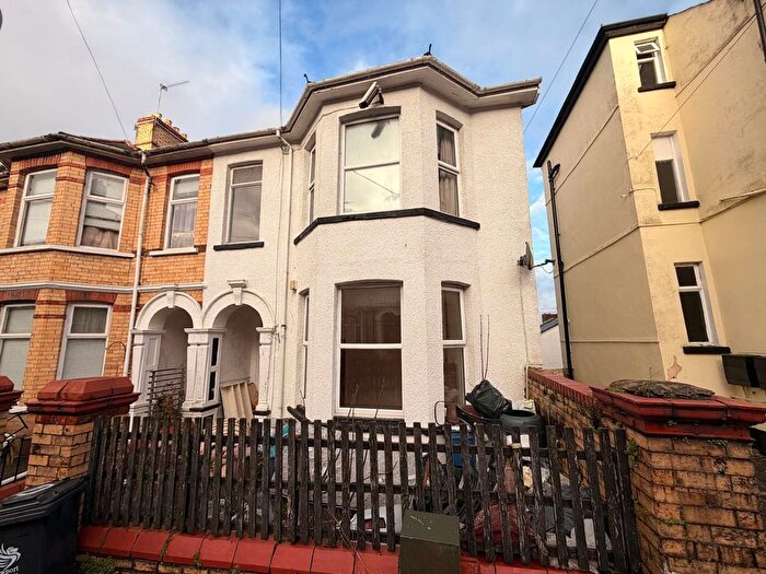 4 Bedroom End Terrace House For Sale In York Place, Newport, NP20