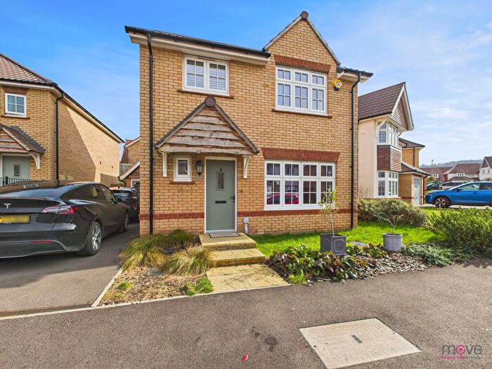 4 Bedroom Detached House For Sale In Burnet Drive, Cheltenham, GL53