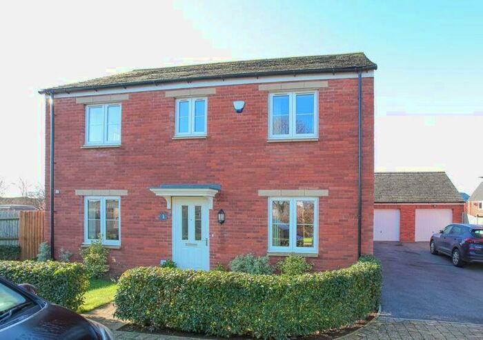 3 Bedroom Detached House For Sale In Faulkener Road, Bloxham, OX15