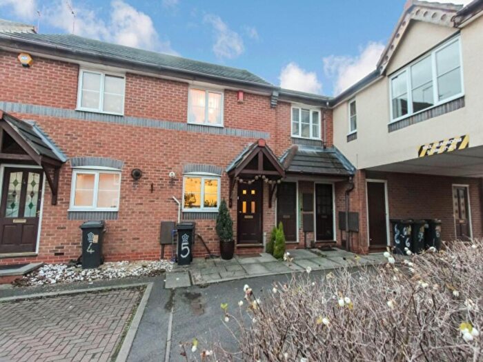2 Bedroom Town House To Rent In Waterville Close, Leicester, LE3