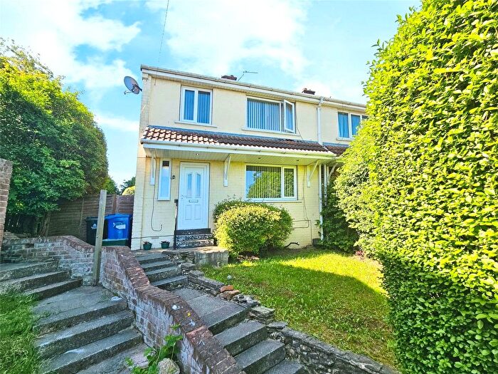 3 Bedroom Semi-Detached House To Rent In Linden Grove, Edlington, Doncaster, South Yorkshire, DN12