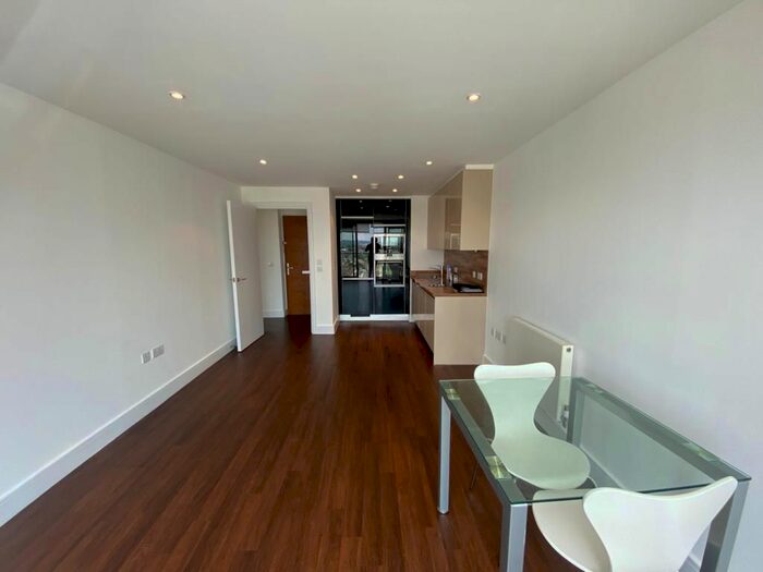 2 Bedroom Flat To Rent In High Road, Wembley, HA9