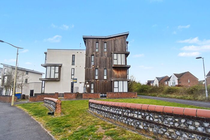 2 Bedroom Flat For Sale In Banbury Way, Sherborne St John, RG24