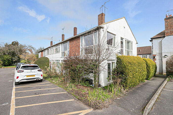 2 Bedroom Apartment For Sale In Palmerston Road, Buckhurst Hill, Essex, IG9