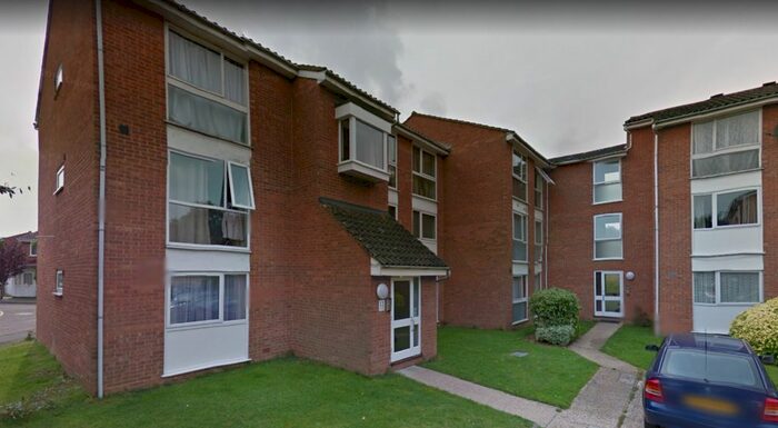 2 Bedroom Flat To Rent In Trotwood, Chigwell IG7