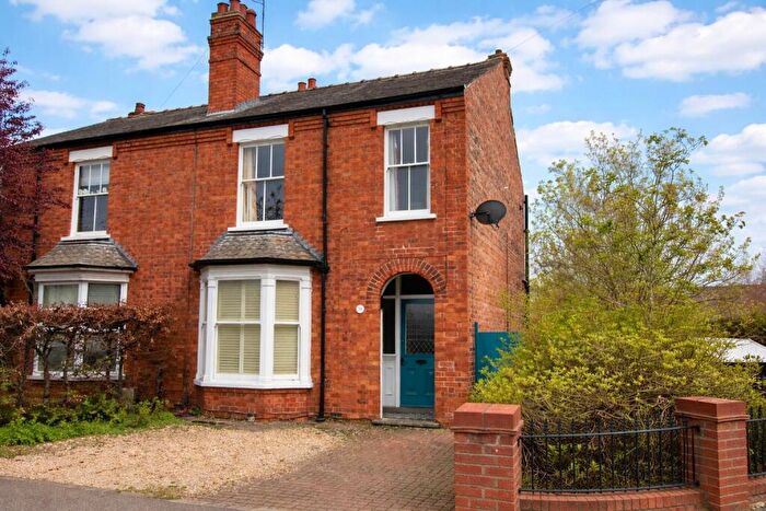 2 Bedroom House For Sale In Hykeham Road, Lincoln, LN6