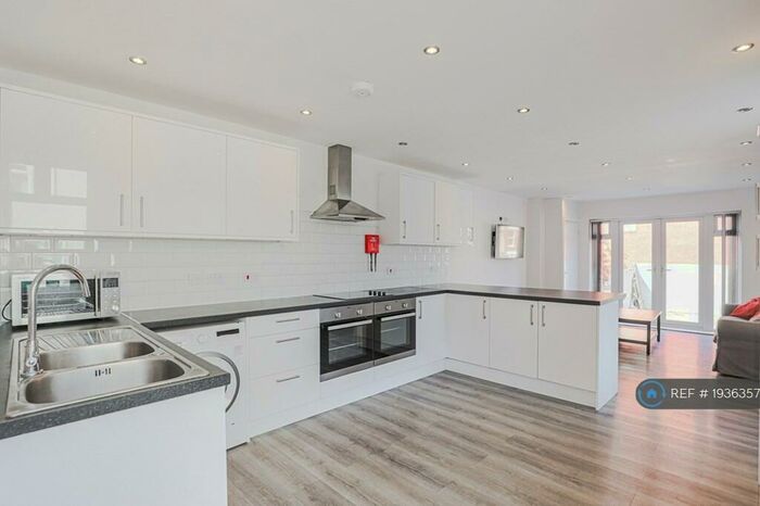 6 Bedroom End Of Terrace House To Rent In Irving Road, Coventry, CV1