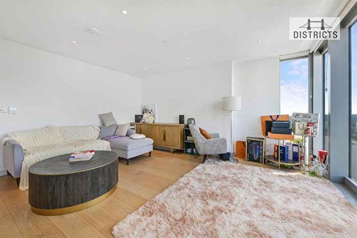 2 Bedroom Apartment For Sale In Landmark Pinnacle, Marsh Wall, E14