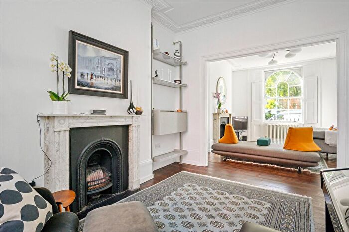 4 Bedroom Semi-Detached House To Rent In Gibson Square, Islington, London, N1