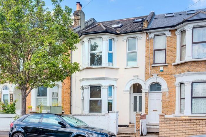 3 Bedroom Flat To Rent In Charlmont Road, London SW17