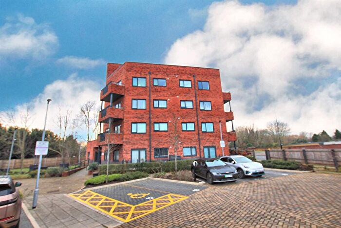 2 Bedroom Flat To Rent In Streamside House, Hatton Road, Feltham, TW14