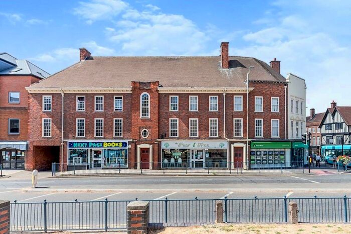 2 Bedroom Flat To Rent In Queen Street, Hitchin, Hertfordshire, SG4