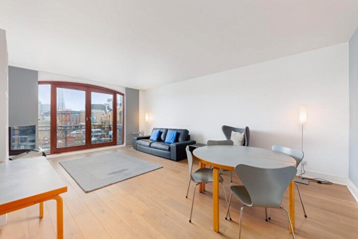 2 Bedroom Apartment For Sale In Shearwater Court, Star Place, London, E1W