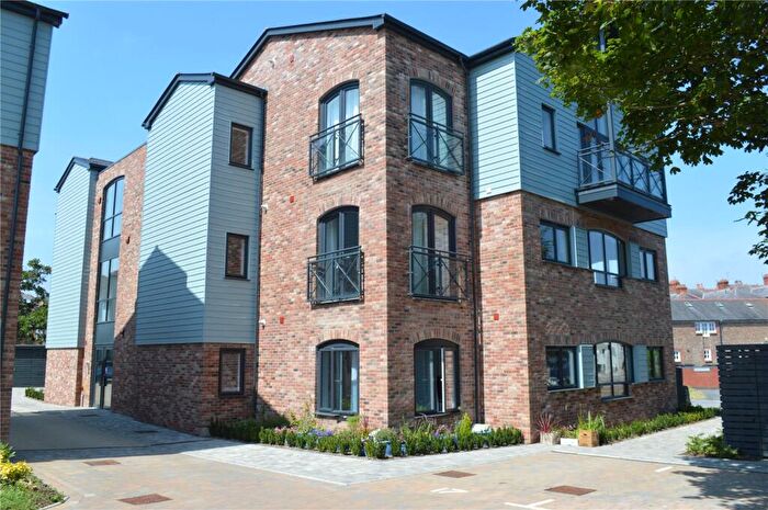 2 Bedroom Apartment For Sale In Brewery Reach, Hope Square, Weymouth, Dorset, DT4