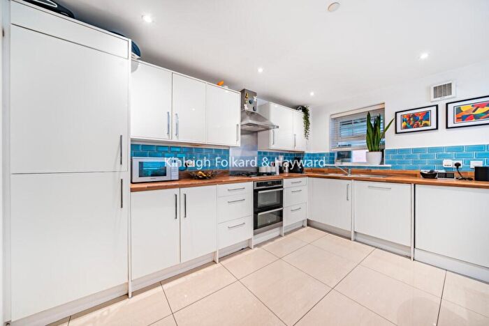 4 Bedroom House To Rent In Renwick Drive, Bromley, Kent, BR2