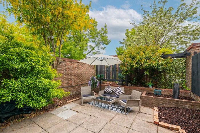 1 Bedroom Flat For Sale In Horley, RH6