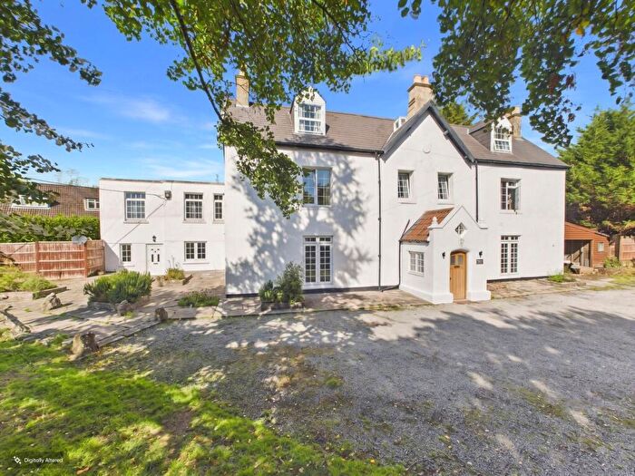 3 Bedroom Apartment For Sale In Elm Tree Road, Locking, Weston-Super-Mare, BS24