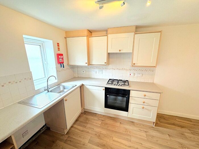 2 Bedroom Flat To Rent In Wick Road, Bristol, Somerset, BS4