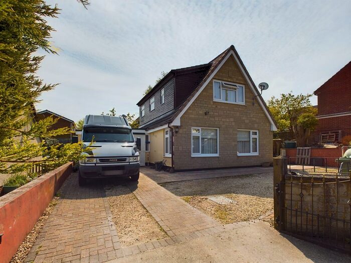 3 Bedroom Detached House For Sale In Valley Road, Worrall Hill, GL17