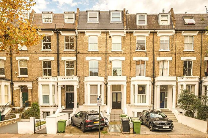 2 Bedroom Flat For Sale In Hammersmith Grove, Hammersmith, W6