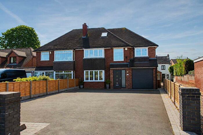 4 Bedroom Semi-detached House For Sale In Lichfield Road, Pelsall, WS3
