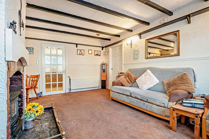 1 Bedroom Detached Bungalow For Sale In High Street, Clearwell, Coleford, GL16