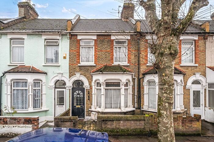 3 Bedroom Terraced House For Sale In Thorpe Road, Newham, E6