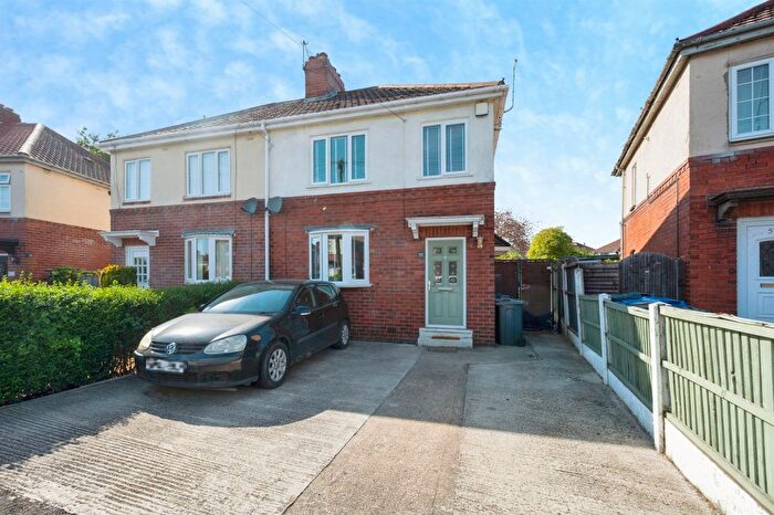 2 Bedroom Semi-detached House For Sale In Low Grange Road, Thurnscoe, Rotherham, S63